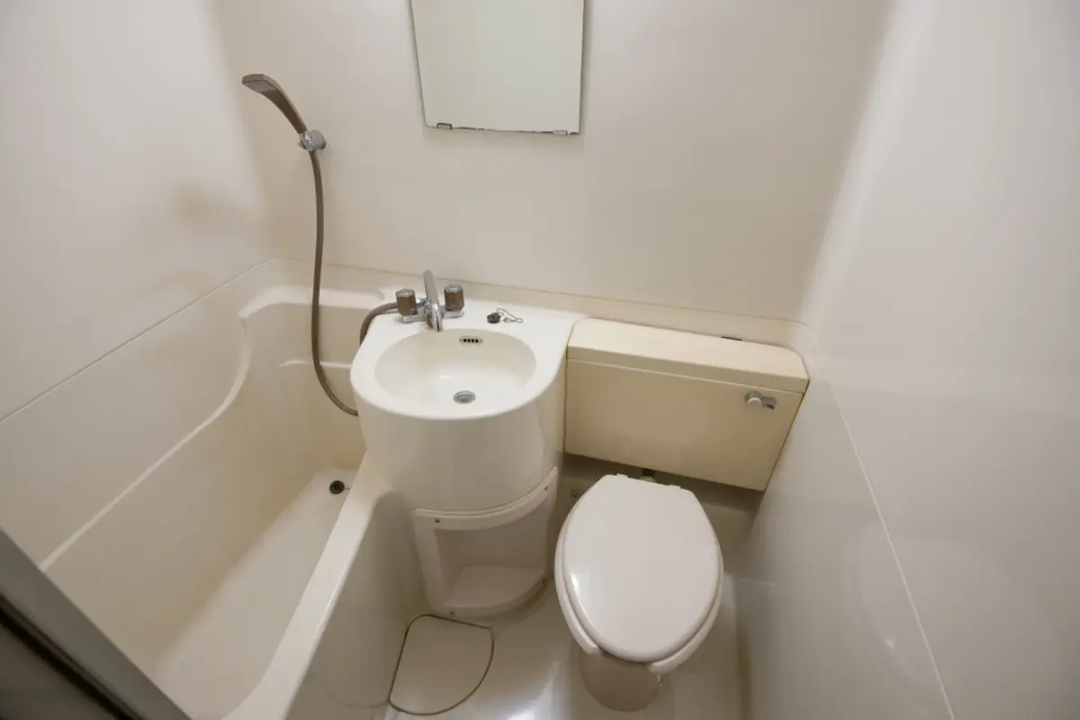 不動産屋に勧められた「ユニットバス物件」が家賃6万円とはいえ住むにはキツイ…23区内の家賃相場を考えれば我慢して済んだ方がいいのでしょうか？