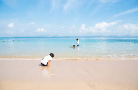 世帯年収600万円で家族3人GWに沖縄に行くのは妥当？ビジネスホテルと民泊ならどちらがお得になる？