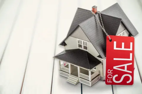 祖母から相続した家を「2000万円」で売却することになりました。税金はどれくらいかかりますか？