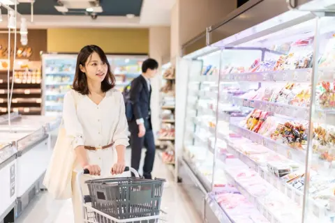 5人家族のわが家は、ドラッグストアを利用してなんとか「食費」を節約しています。どうしてドラッグストアの食品は安く販売できるのでしょうか？