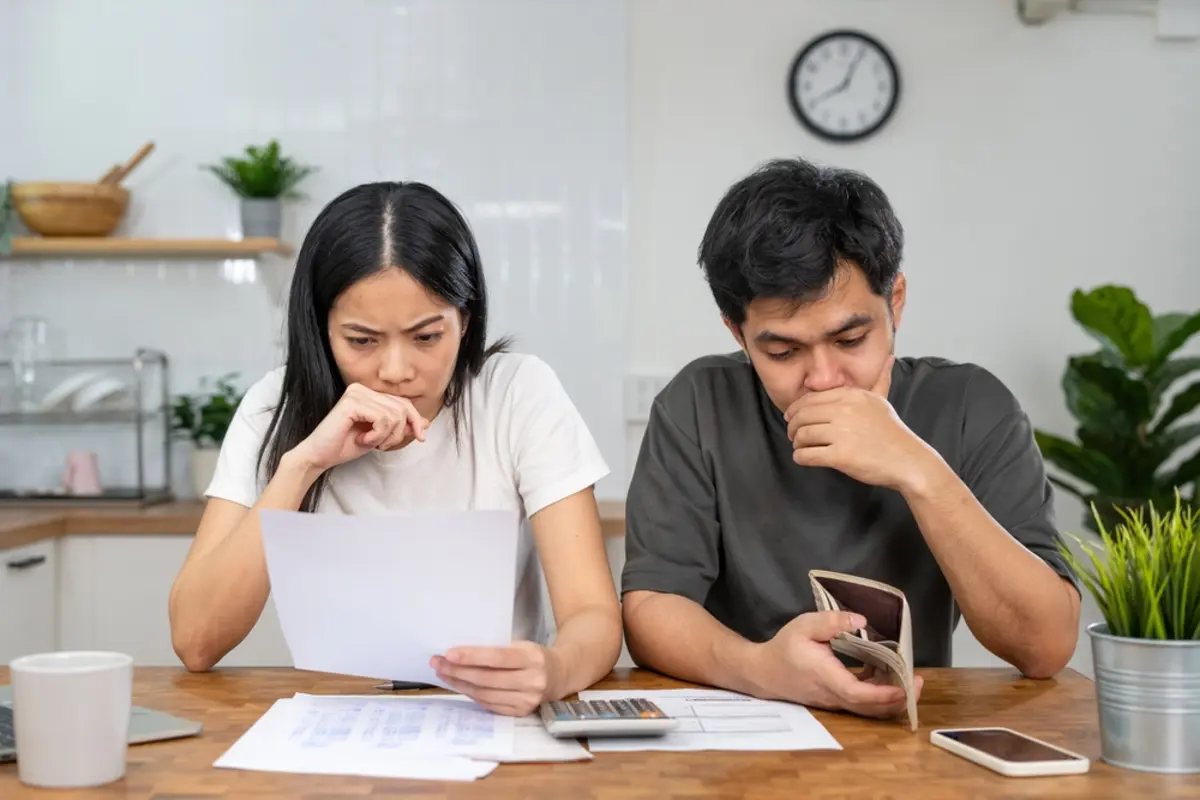 電気料金の口座振替ができておらず「滞納」してしまいました。未払い期間がどのくらいになると「電気が止まる」のでしょうか？