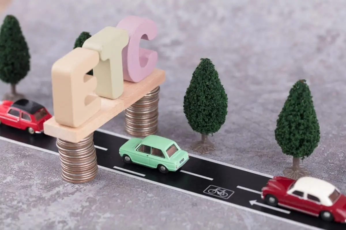 最近の首都高は「現金・クレカ」が使えない!? 久々に車で都内に行って、謎の「サポートレーン」で立ち往生！ 一般レーンが消えて「ETC専用化」が進む首都高について解説