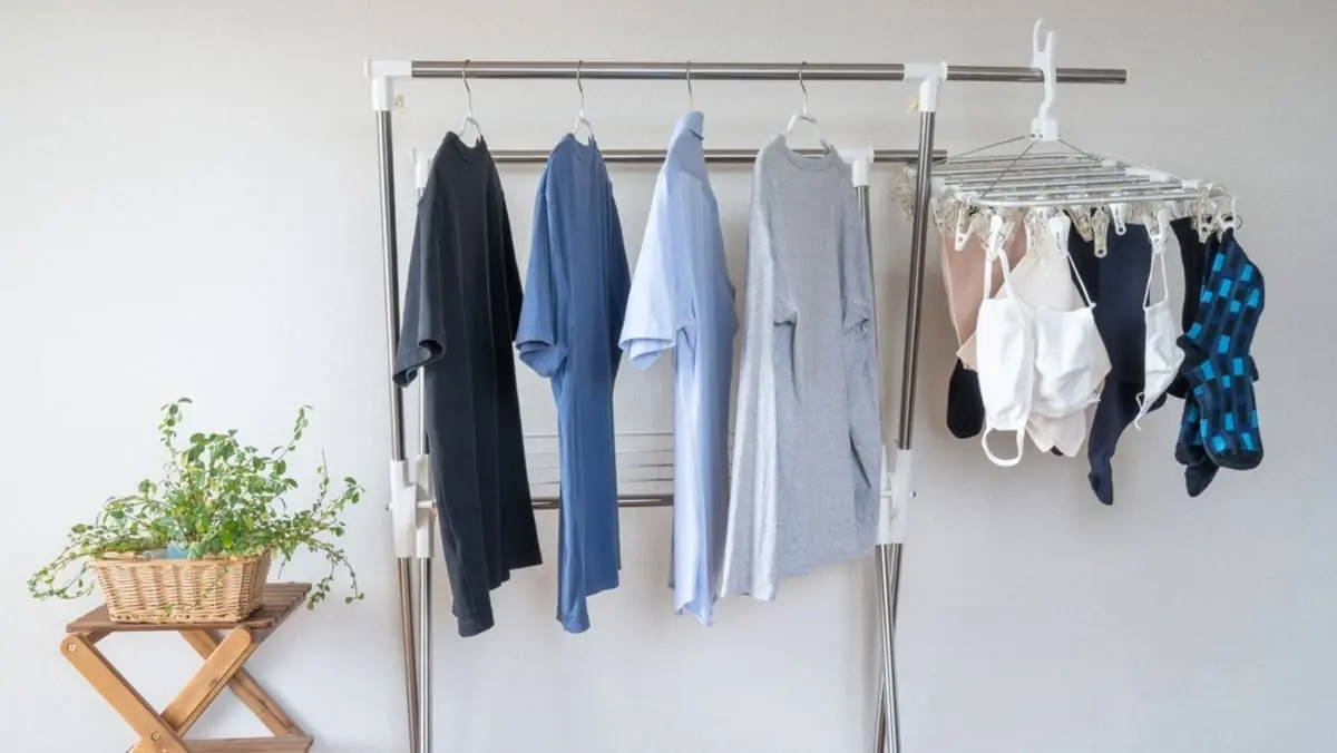 梅雨の部屋干し、電気代を抑えるコツは？乾燥機なしでも快適に乾かす方法を解説