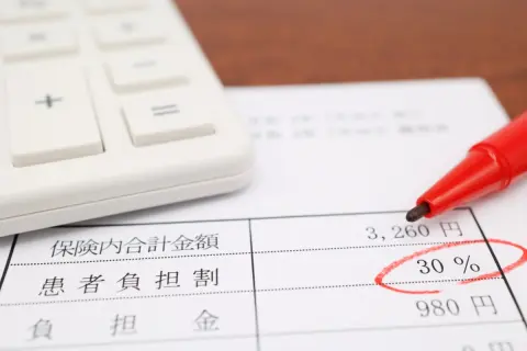 扶養から外れて給与が11万円に！ でも、社会保険が引かれて手取りが「8万円」になり、損をしている気が…。扶養内に戻ったほうがいいのでしょうか？