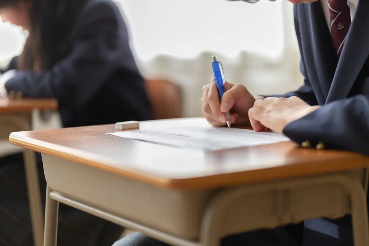 子どもの希望大学の「受験費用」が20万円ですが、平均と比べて高いですか？「MARCH」の受験料もあわせて確認