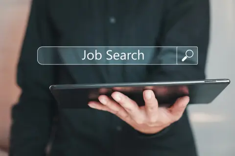 求人情報で「年収1800万円」の求人を発見！ 実際「1000万円」以上稼ぐには、どんなスキルが必要なの？“高年収”を目指すために必要なこととは