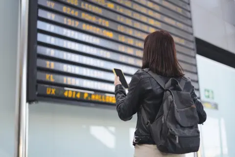 「航空株主優待券」で「旅費」をどれだけ「節約」できる？ 株主以外が入手する方法とは？