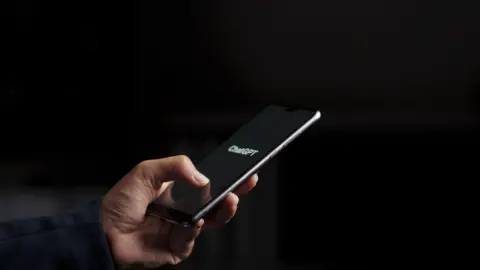 小学生の子どもが「ChatGPTを使いたい！」と言っています。課金した場合、毎月いくらかかりますか？そもそも小学生でChatGPTを使ってもいいのでしょうか？