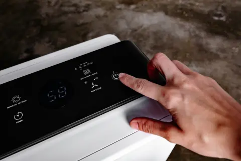 梅雨入り前に「除湿器」を買い替えたいです。電気代が安いのは「コンプレッサー式」「デシカント式」「ハイブリッド式」、結局どれでしょうか？