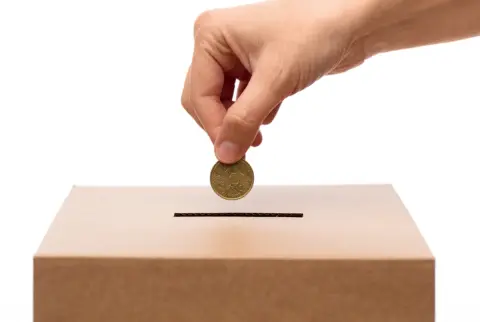 子どもの私立学校から「一口5万円」の寄付金募集！「余裕がないから払わない」はアリ？税金が戻る仕組みも解説