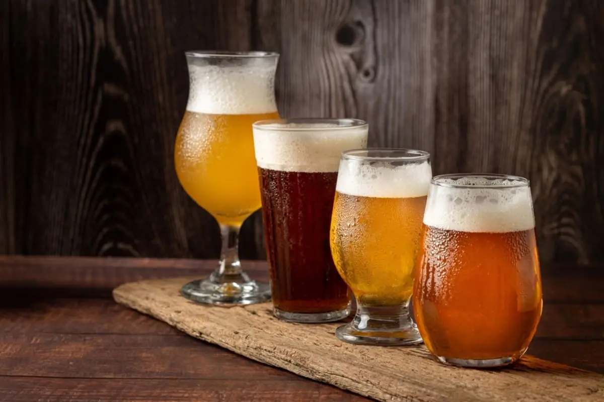 ビール好きの友人は「500円超え」のクラフトビールを買い込んでいます。「クラフトビール」はなぜ高いのでしょうか？通常のビールと違いはありますか？