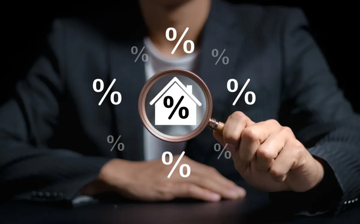 昨年、住宅ローン「4000万円」を借り入れ！ 今年4月から基準金利が「0.25％→0.50％」へ上がったけど、今のところ私の返済額は増えていません。金利引き上げの“対象外”なのでしょうか？