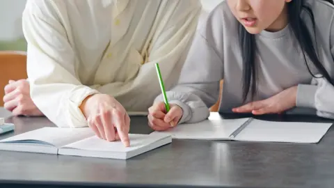 GW明けから子どもが「学校に行きたがらない」状態に…。不登校になった場合の学習費用はどのくらい必要ですか？