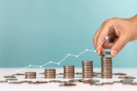 ニュースでは「昇給率5％超」なのに、自分は2％で「年10万円」アップ程度！ 40代で年収500万円台だけど、これって普通？ 中小企業の“賃上げ実態”とは