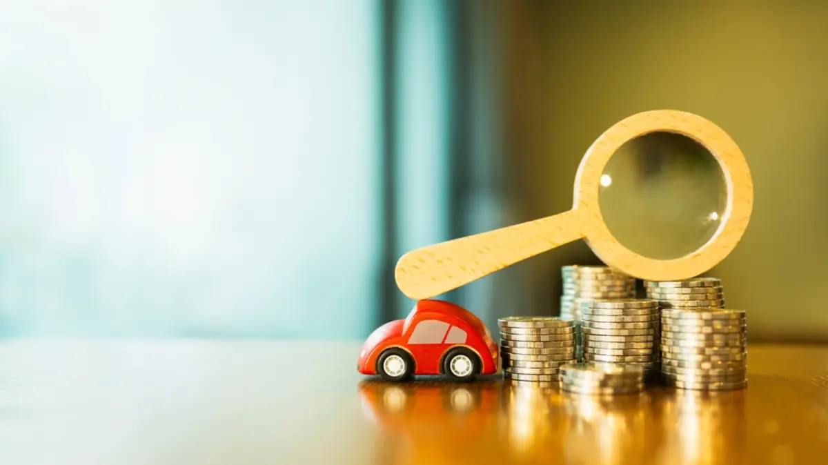 年金受給者の父が、新車の「アクア」をローンで購入したいとのこと。「年金+貯金」で暮らしながらローンを組むのは難しい？ 生活費もあわせてシミュレーション