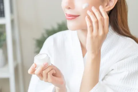 毎月の美容代は「5万円」。近々結婚するのですが、今までと同じように使っても大丈夫しょうか？ ほかの人は毎月どれくらい美容代に使っているのでしょうか？