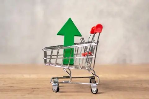 2024年の「消費支出」は2023年の「1.5％増」！ 「支出の見直し」はどこから始める？ 我が家は全員よく食べるのですが「無計画」は危険ですよね…？