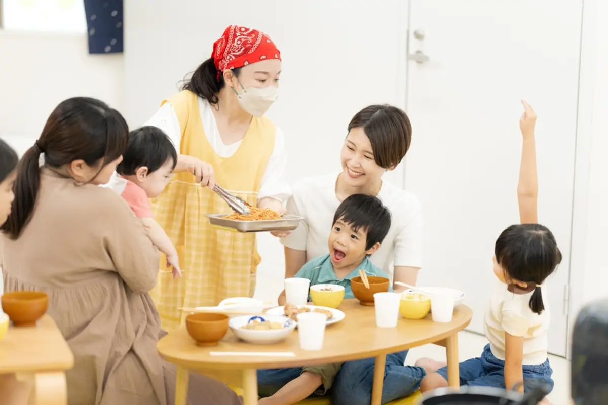 小学生の息子と生活していますがお金が限界です…。「子ども食堂」を利用したいのですが、利用する条件はあるのでしょうか？
