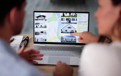 娘と物件探し中、新宿で「家賃5万円」のアパートを発見！→「心理的瑕疵物件」と記載があったけど、なにか“デメリット”があるの？ 物件探しの注意点とは