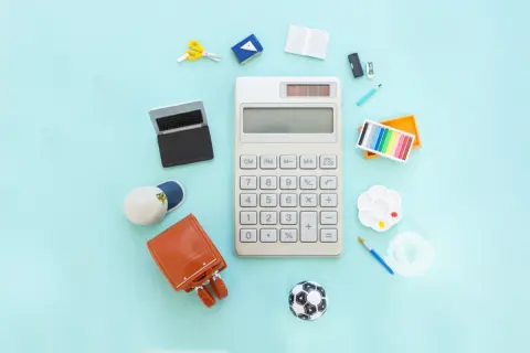 子どもの学校が始まって2ヶ月！ 部活や教材費、気づけば「毎月2万円以上」の出費になっているのですが、これは普通ですか？