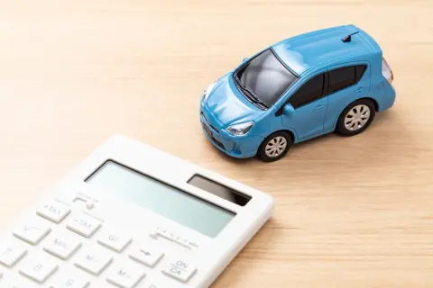 20代で「年収500万円」ほどですが、憧れの「ベンツ」に乗りたいです。自分の年収より高い“高級車”を買うのは現実的に難しいのでしょうか？