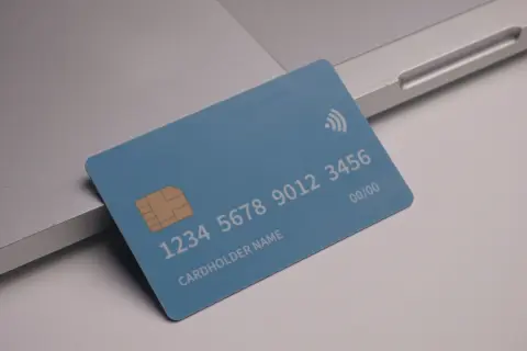 「利用限度額」を超えていないのに「クレジットカード」が使えない！たった3万円しか使っていないのに！→ よくある「原因と対策」を解説