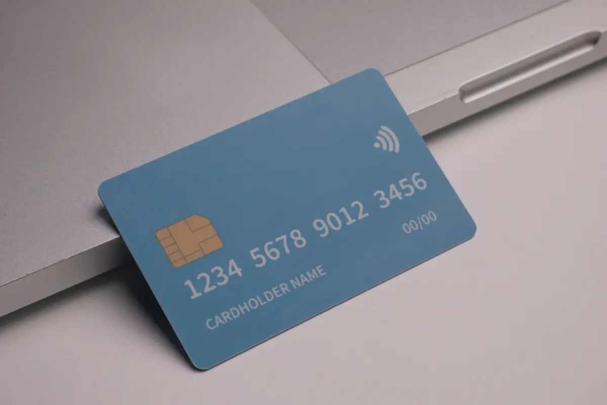 「利用限度額」を超えていないのに「クレジットカード」が使えない！たった3万円しか使っていないのに！→ よくある「原因と対策」を解説