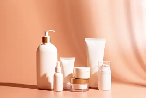 20代のアラサーOLです。「化粧品」に月5000円ほどお金をかけているのですが、使いすぎでしょうか？ 使う頻度を減らさずに「節約」する方法はありますか？