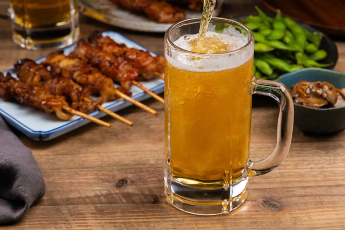 月給1万円アップしたので、毎日「150円のチューハイ3本」から、「すべてビール」に変えようと思います。家計にどの程度影響がありますか？