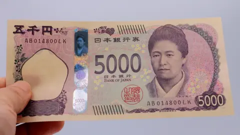 5000円札に孫が油性マジックで「落書き」をしてしまいました。これって使用しても問題ないのでしょうか？