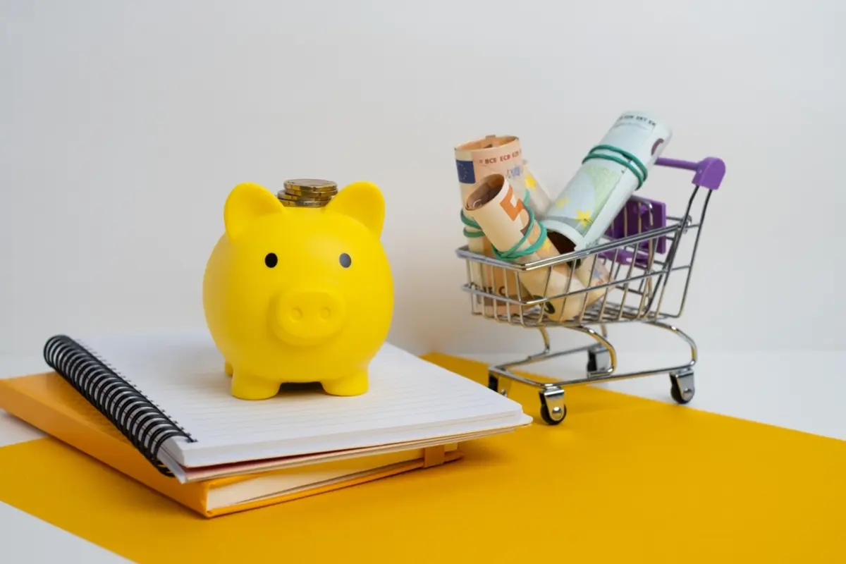 節制が苦手で毎月の給料をすべて使い切ってしまう息子…現在28歳なのですが、40代までに1000万円の貯蓄は可能なのでしょうか？