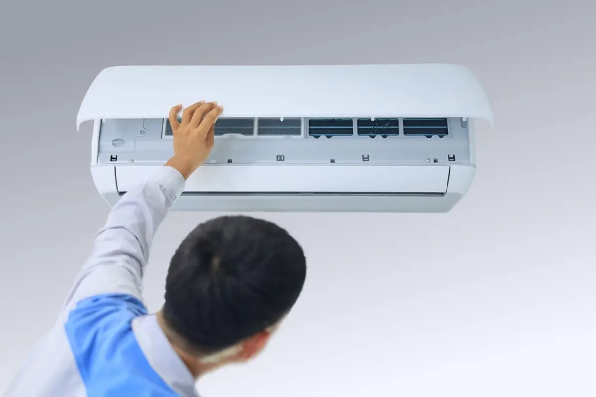 エアコンの掃除は半年に1回、自分でしています。友人から「電気代高くなっているよ」と言われたのですが、どのくらい違うのでしょうか？