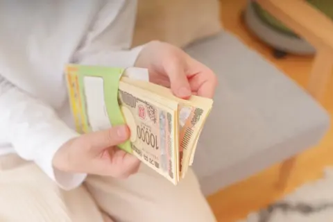 給与から少しずつタンス預金をしていて先日「500万円」貯まりました。このお金に税金はかかるのでしょうか？