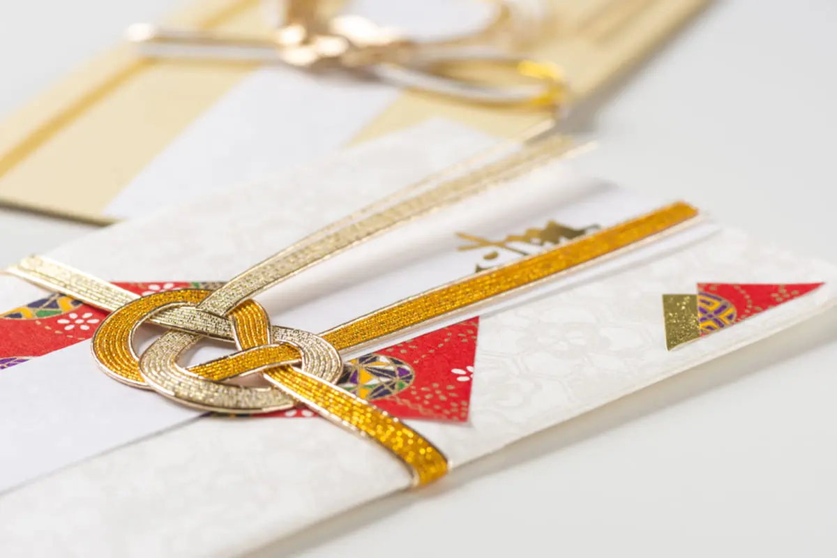 両方の両親から「結婚祝い」を100万円ずつもらったのですが「税金」は払うのでしょうか？新生活や結婚式に充ててもう残っていません…。