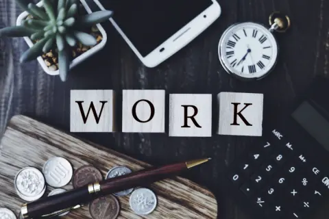 給料を時給換算したら「最低賃金」と変わらないことが判明…！責任の軽いパート・アルバイトの方が「コスパ」が高いのでしょうか？