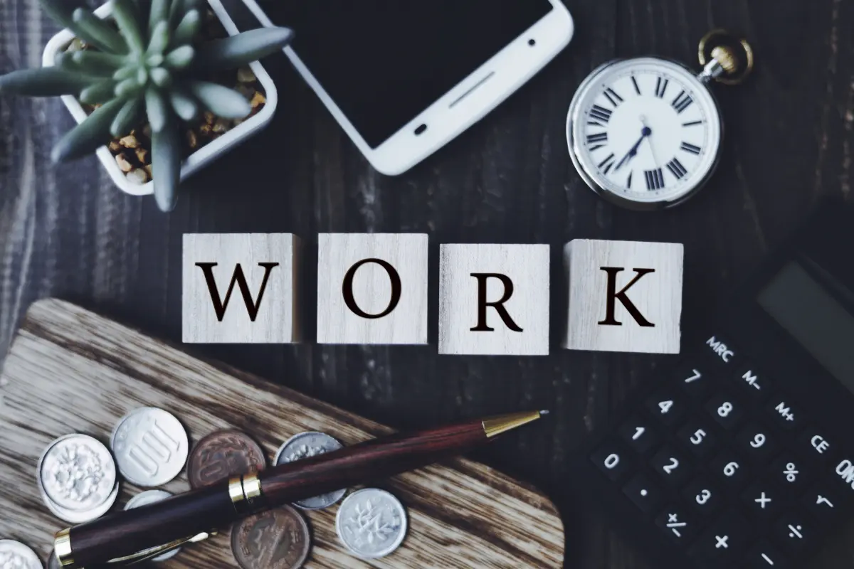 給料を時給換算したら「最低賃金」と変わらないことが判明…！責任の軽いパート・アルバイトの方が「コスパ」が高いのでしょうか？