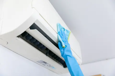 まだ「エアコン」を使っていないのに「2万円以上」かかっている電気代…。「使わないコンセントは抜く」などした方がいいのでしょうか？