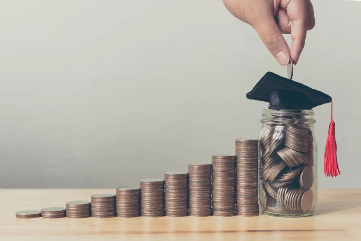 2023年から2024年にかけて支出の増加率が最も高かったのは「教育費」！ 息子の学費「500万円」を賄うための「節約術」と不足した場合の「対策」は？