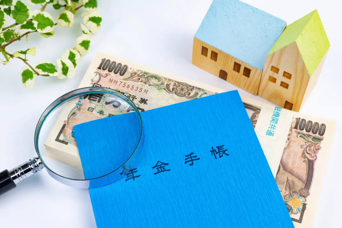 年金の平均受給額が月20万円未満の割合は？ 月20万円未満の年金なら定年後も働き続けないといけない？