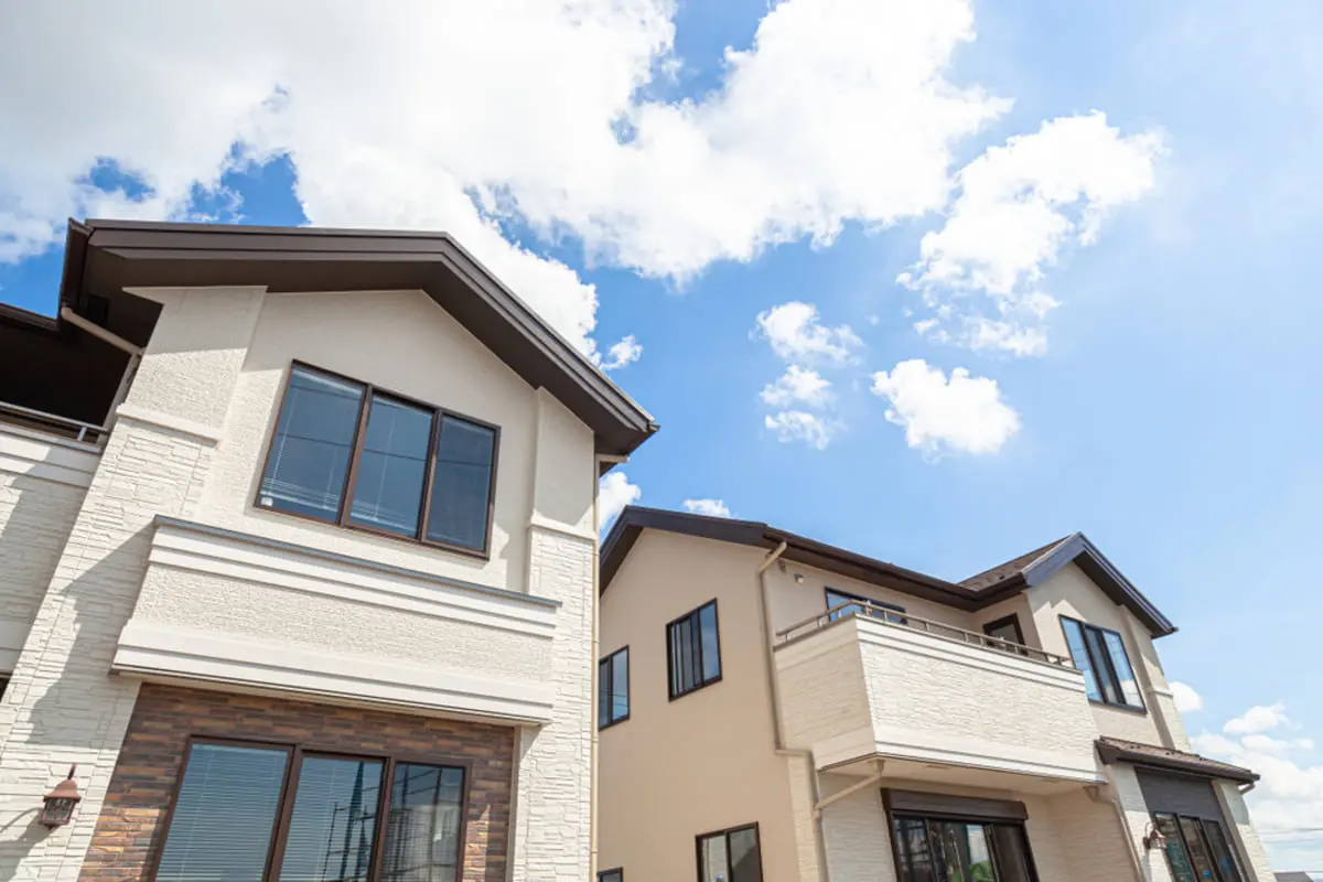 「土地の相続税対策」として「賃貸物件」を建てると評価額を「1000万円」以上下げられる可能性も？！ 賃貸物件があると節税になる理由を解説。