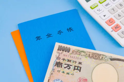 厚生年金が“国民年金の財源”に…「会社員だけ増税？」「これ以上は無理」現役世代から怒りの声も多数！ 本当にサラリーマンも“得”するの？ 改正案を確認