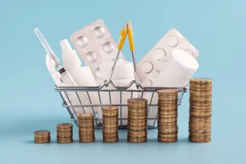 高額療養費制度の「上限額引き上げ」は見送りに！ 制度変更された場合「年収800万円」の人への影響はどれくらい？ 影響を解説