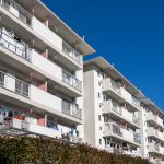 なるべく家賃を抑えたいのですが、「UR賃貸住宅」と「公営住宅」ってどう違いますか？「収入基準」や「入居条件」について解説！