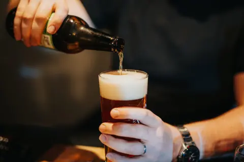 夫が水分補給のたびに「お茶」ではなく「ノンアルコールビール」を飲んでいます。普通のお茶よりも高くつきますよね。