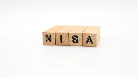 「プラチナNISA」で毎月分配型の投資信託が“高齢者”に限って購入できる!? なぜ「現行NISA」では購入できないの？ 解禁が検討されている理由を解説