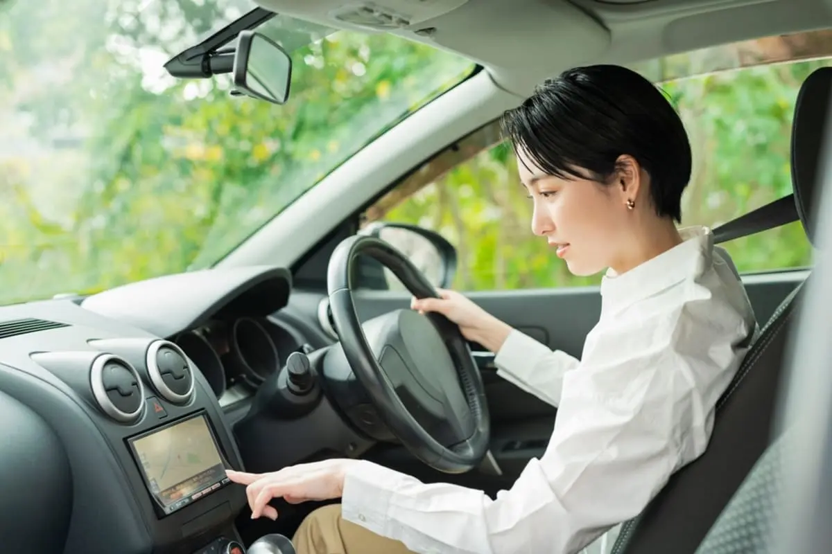 全国の自治体で“カーナビ・携帯ワンセグ”の「NHK受信料未払い」が判明！ 中には「200万円超」のケースも…わが家の車にも「テレビ付きカーナビ」がありますが、追加での支払いが求められますか？