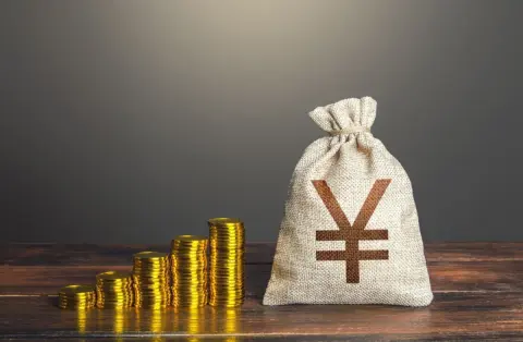 3歳年下の専業主婦の妻がいます。「年金の繰下げ」を検討していますが、「加給年金」がもらえないと聞きました。繰下げしないほうがメリットは大きいでしょうか？