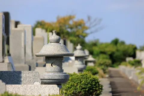 両親が他界したので「お寺とのお付き合い」は私が引き継ぐことになりました。「檀家」が支払う年間の費用目安はどのくらいですか？