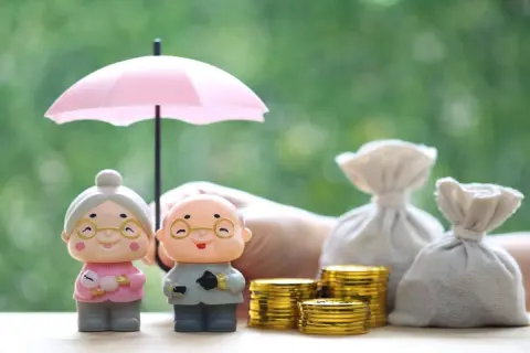 「2025年6月支給分の年金は上がる」と聞きました。親の「年金」は「実際いくら増える」のでしょうか？