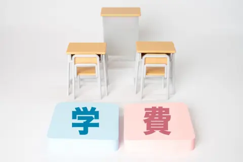 孫が有名私大を目指しており、合格すれば「初年度費用」で130万円程かかります。「全額」出してあげると贈与税がかかるでしょうか？